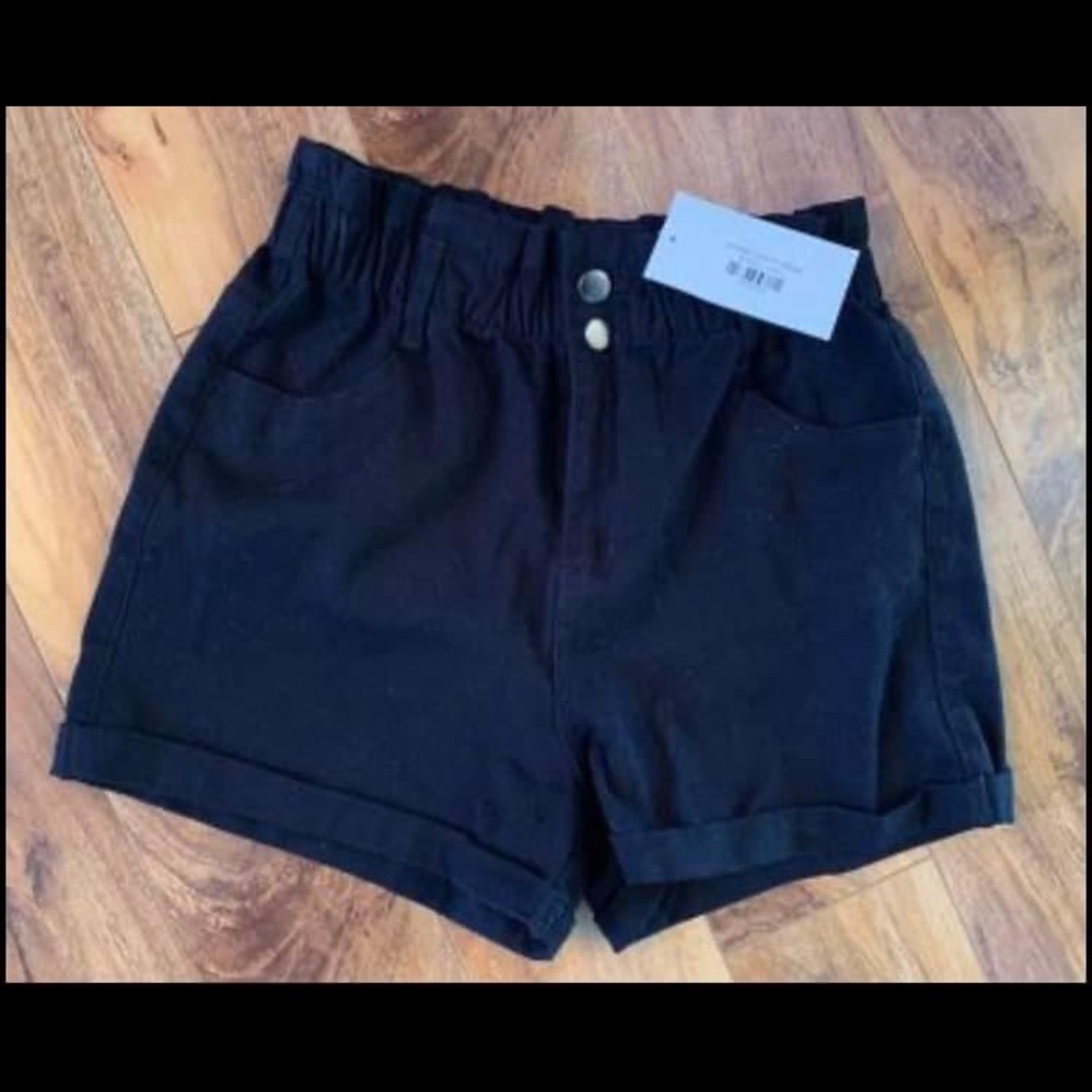 NWT size small vintage black shorts.